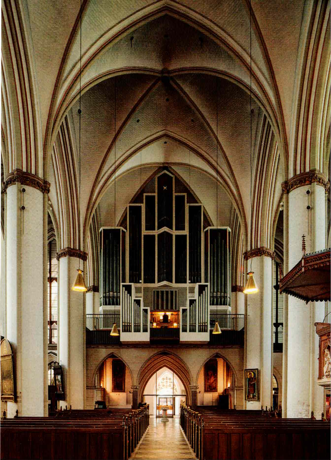 Innenansicht zur Orgel